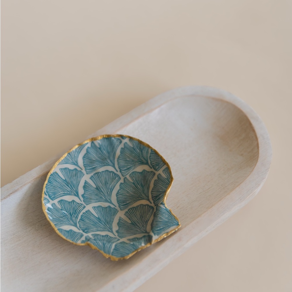 Handmade shell jewelry dish